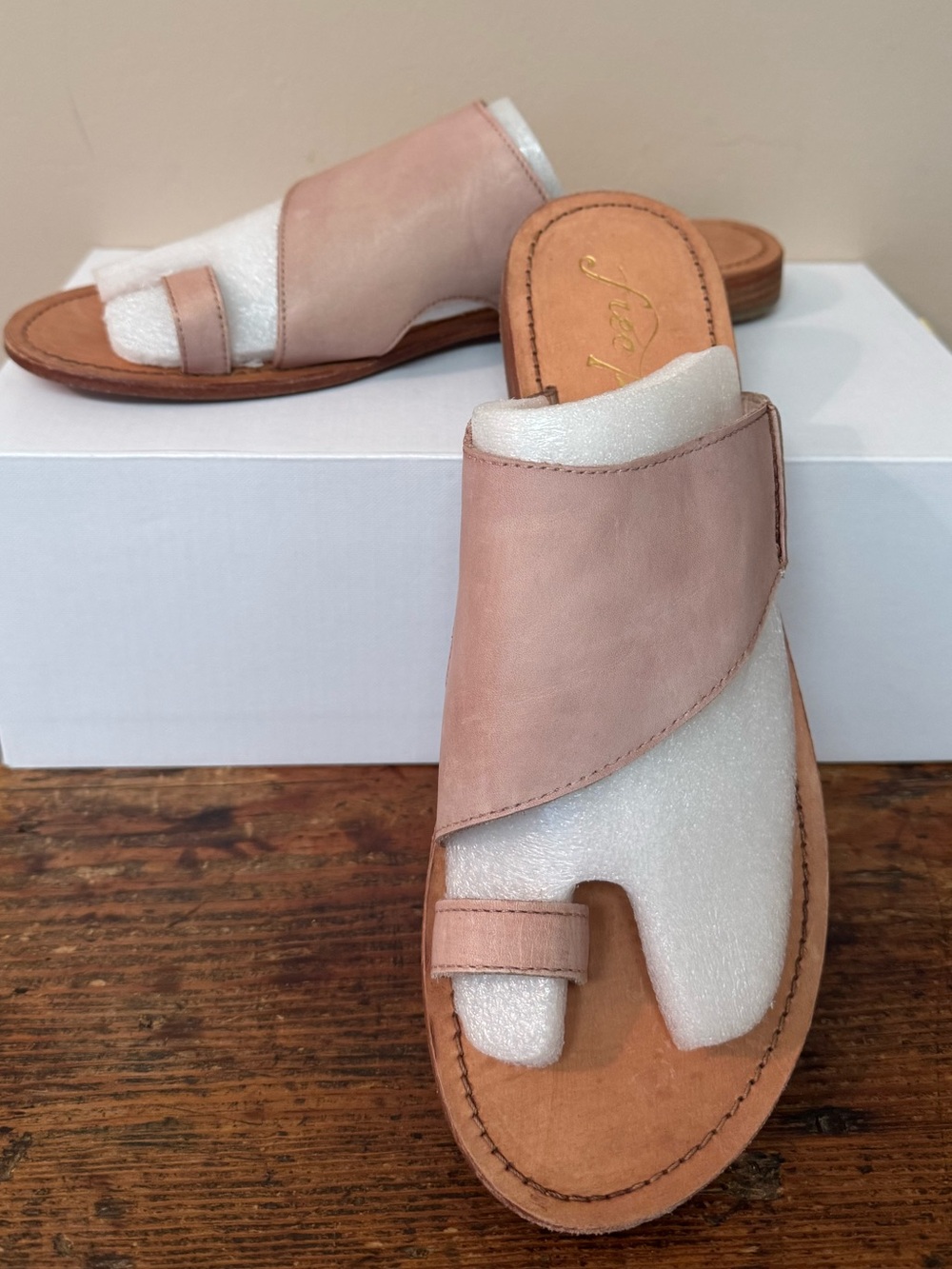 NWOT Free People Sant Antoni Slide Sandals in Blush Pink, Size 9